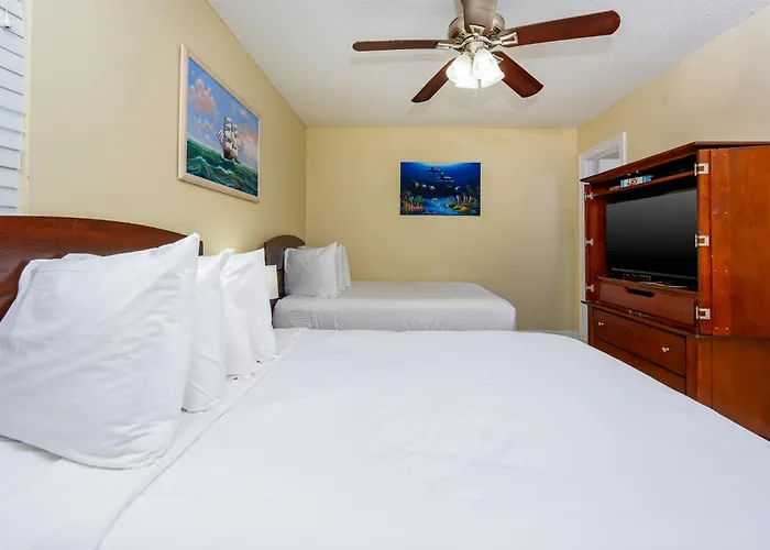Apartment Island Winds West 874